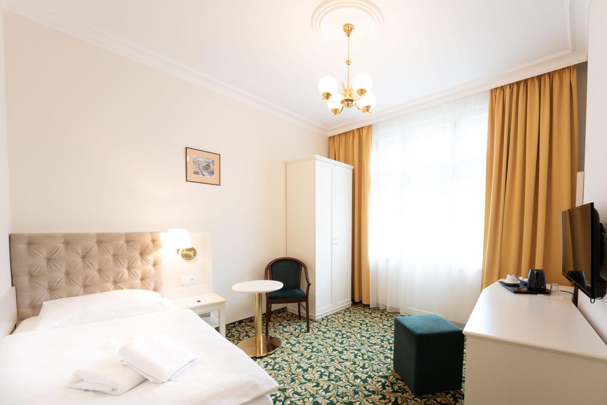 Ea Hotel Elefant Karlovy Vary Bagian luar foto