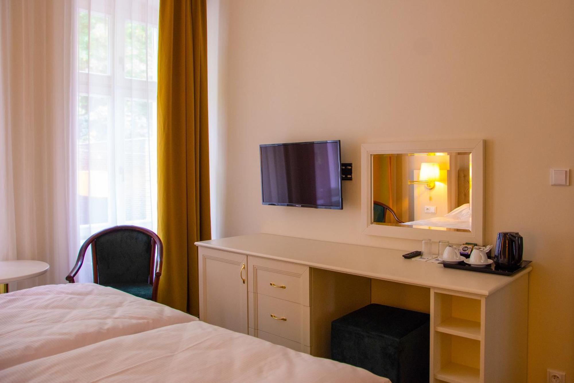 Ea Hotel Elefant Karlovy Vary Bagian luar foto