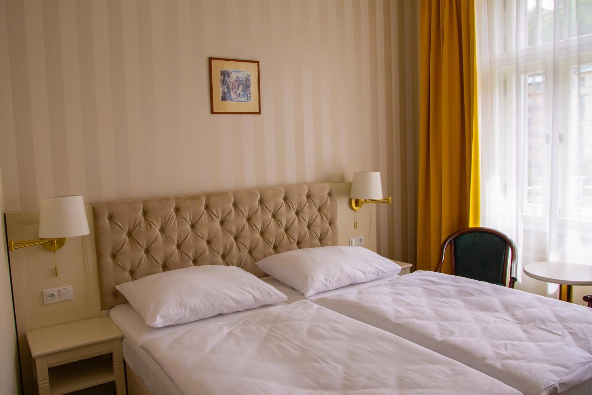 Ea Hotel Elefant Karlovy Vary Bagian luar foto