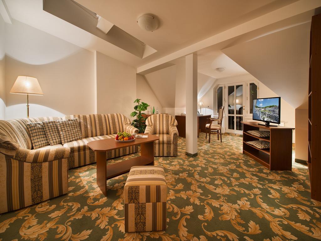 Ea Hotel Elefant Karlovy Vary Bagian luar foto